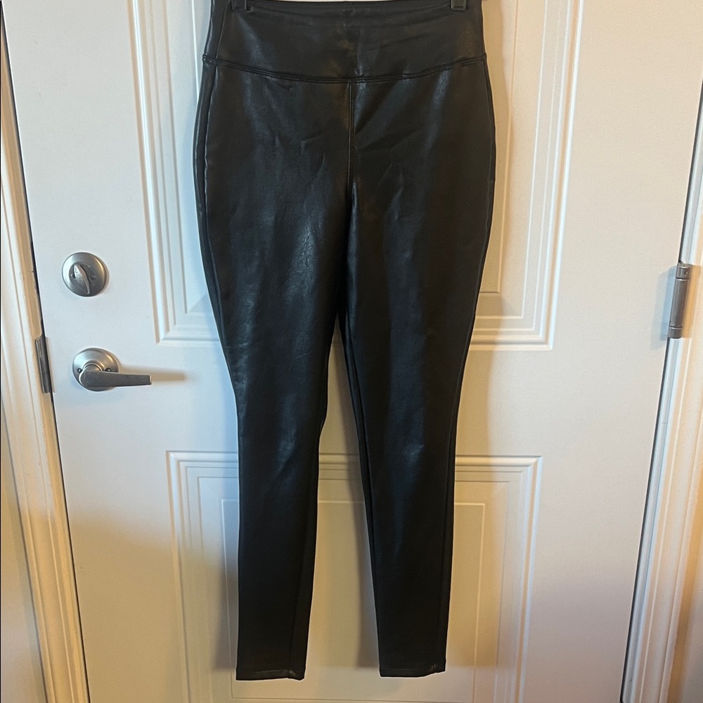 NWT Buckle Black Women's Leggings